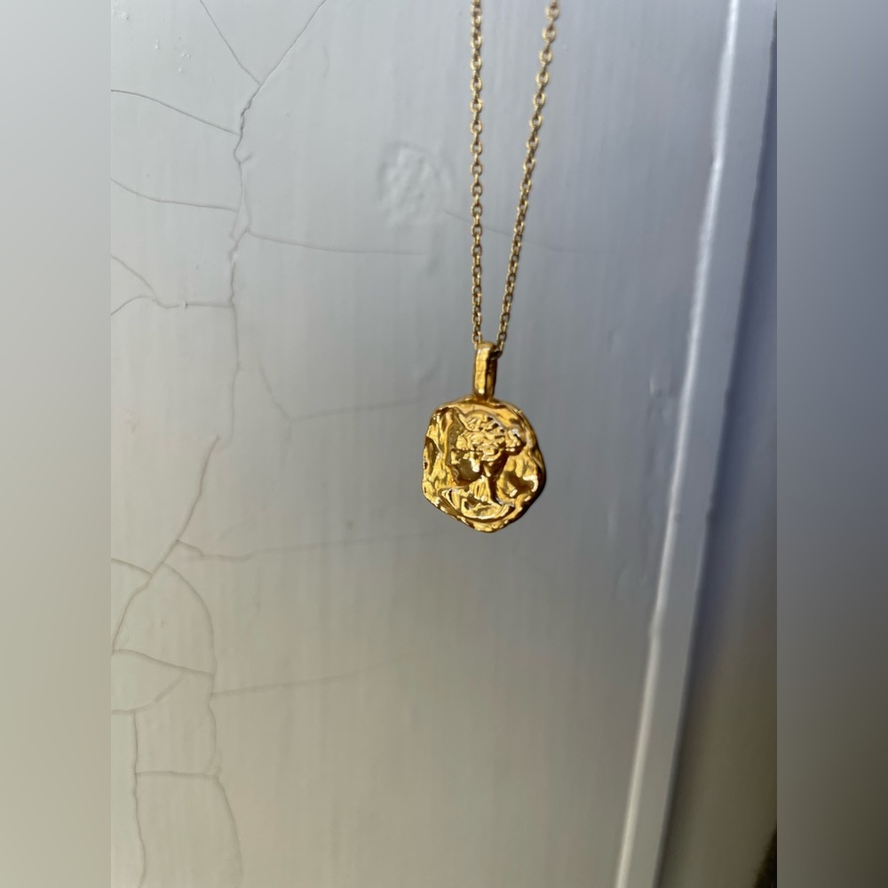 Molten Mini Medallion Necklace - Picture 3 of 6
